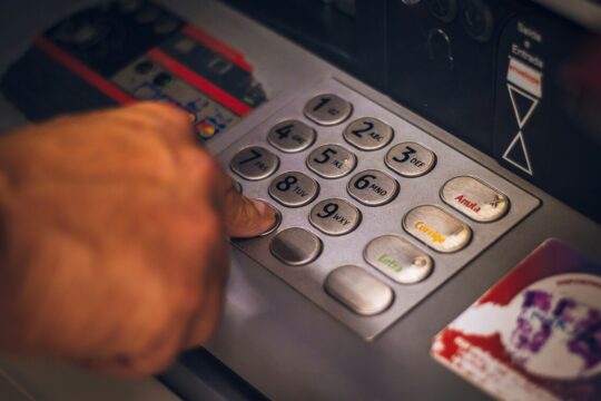 「 iDeCo月1万円じゃ意味ない」は誤解！老後資金を増やす方法と注意点も解説