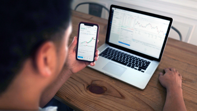 個人投資家は法人化すべき？損益分岐点と節税メリットを徹底解説