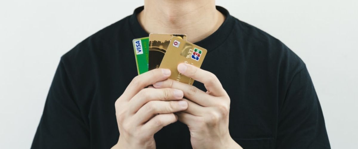 クレジットカードとデビットカードの違い